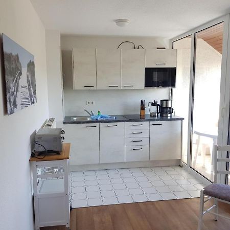 Fewo 18 Im Strandhaus Lobbe Mit Balkon Exteriör bild