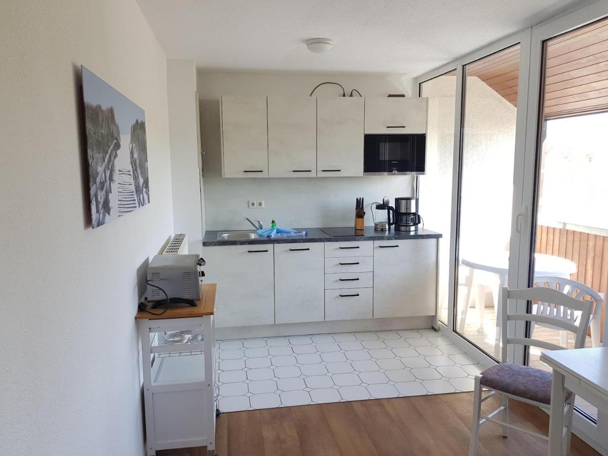 Fewo 18 Im Strandhaus Lobbe Mit Balkon Exteriör bild