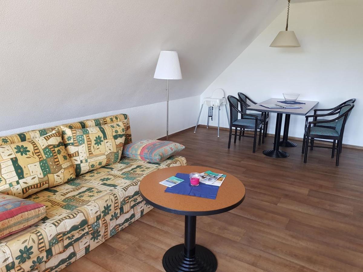 Fewo 18 Im Strandhaus Lobbe Mit Balkon Exteriör bild