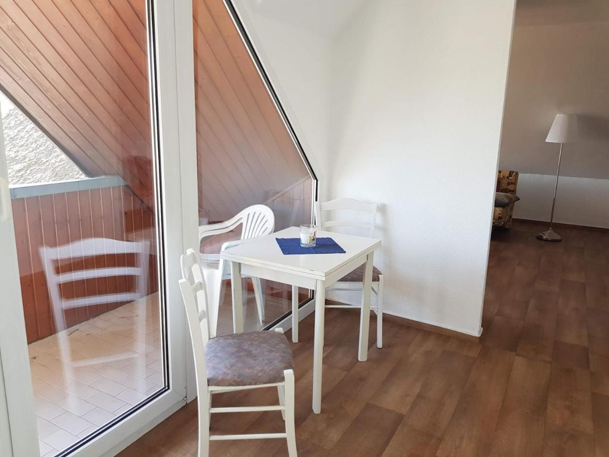 Fewo 18 Im Strandhaus Lobbe Mit Balkon Exteriör bild