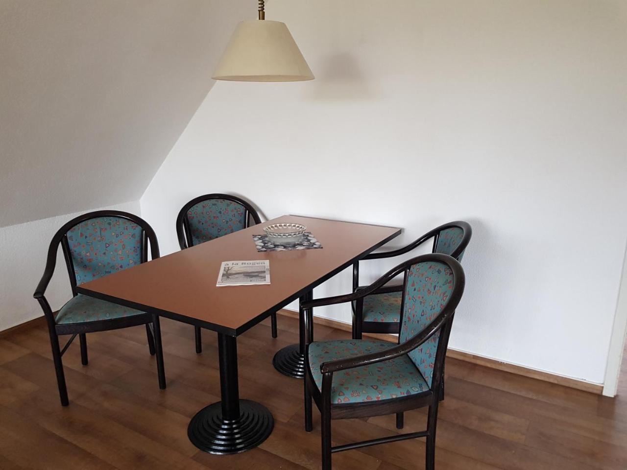Fewo 18 Im Strandhaus Lobbe Mit Balkon Rum bild