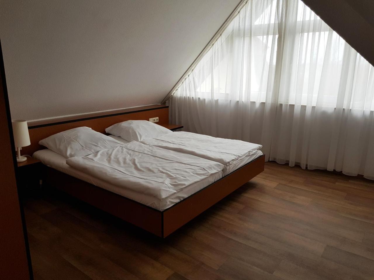 Fewo 18 Im Strandhaus Lobbe Mit Balkon Rum bild